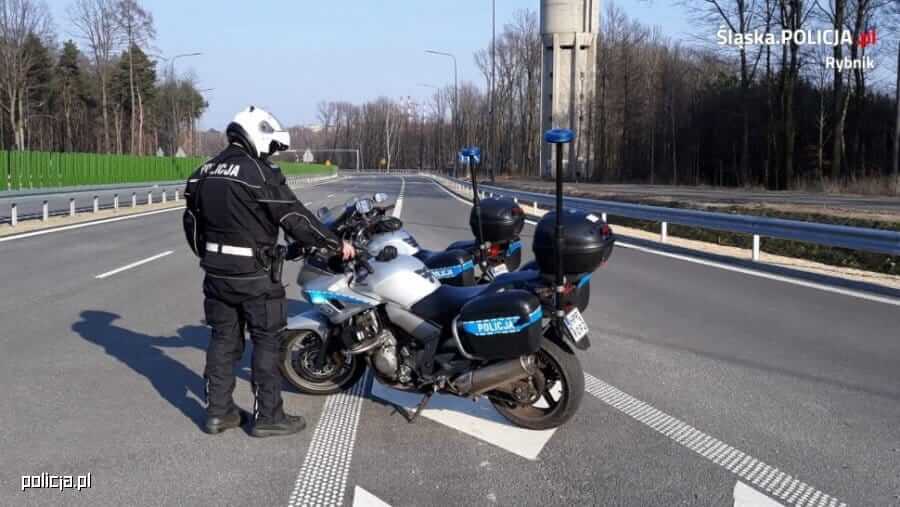 policja na motocyklach już na drogach