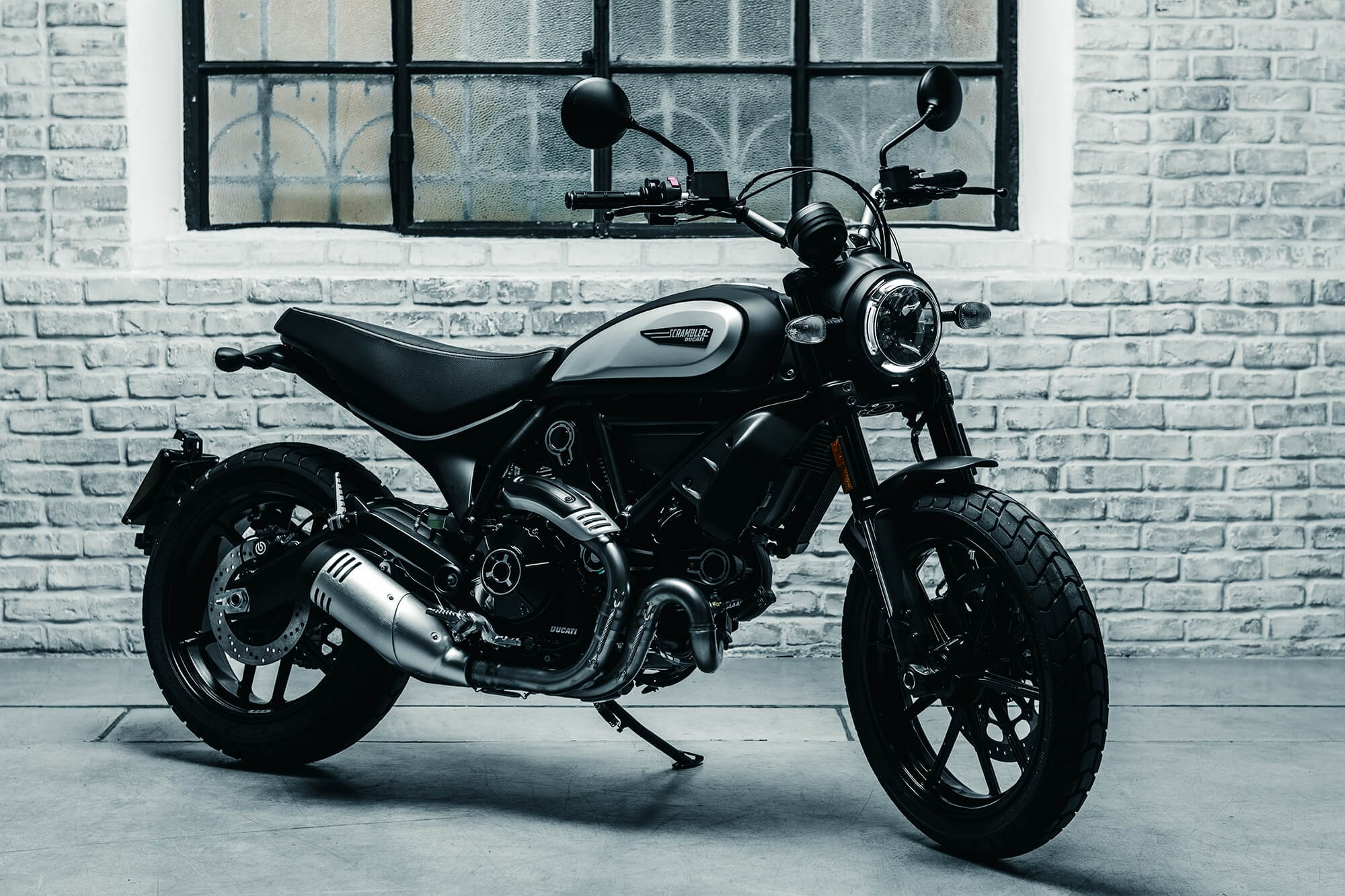 Nowy Ducati Scrambler Icon Dark wjeżdża na salony!