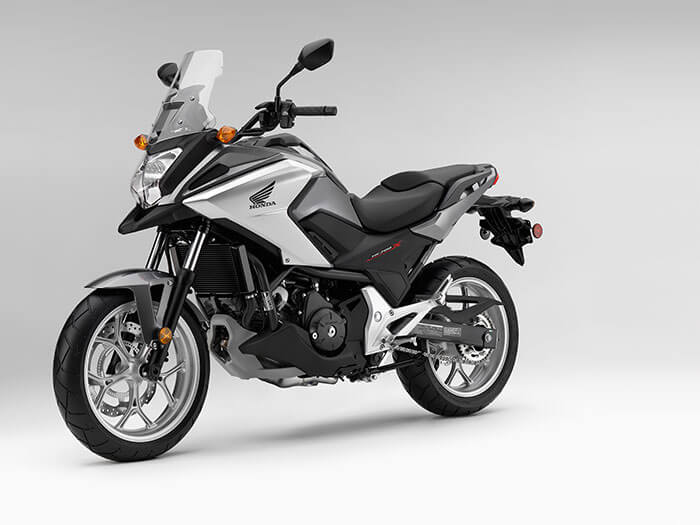 Honda NC 700 X. Motocykl z silnikiem od samochodu?
