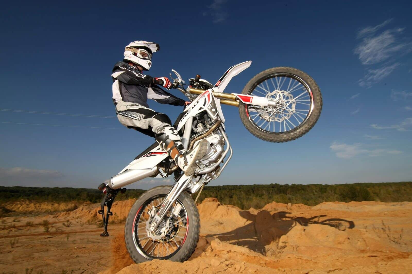 Rieju Marathon 125 Pro 2020: Rasowe enduro na prawo jazdy kategorii B?