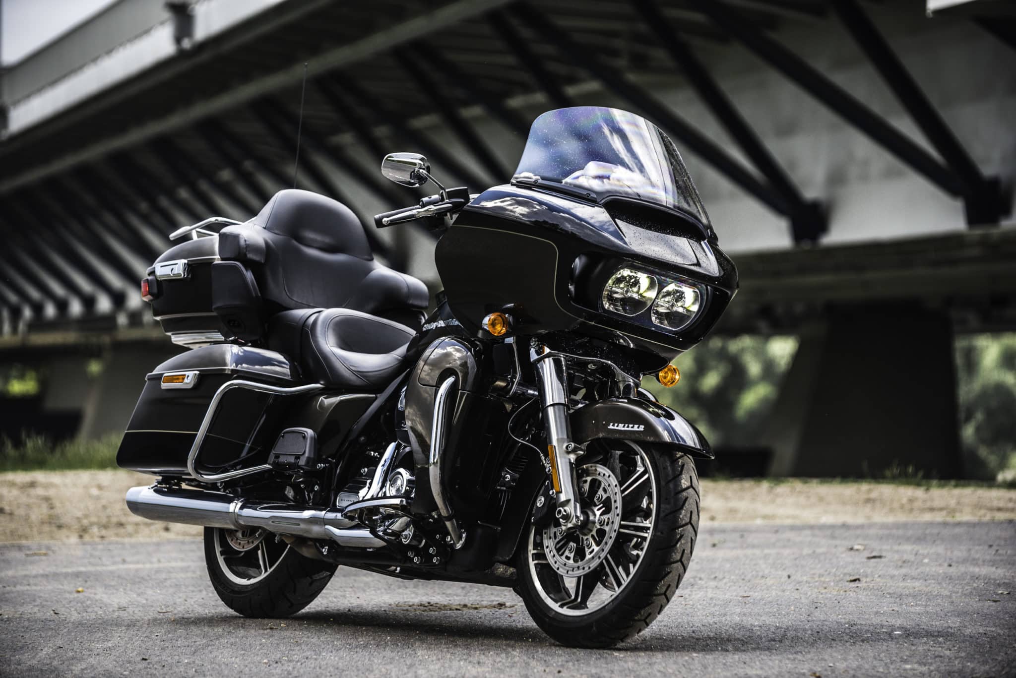 Harley-Davidson Road Glide Limited 2020: Turystyczny Hot Rod XXI wieku