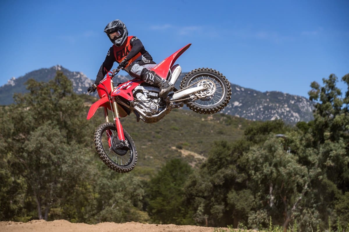 Nowa Honda CRF 450 R 2021 na oponach Dunlop Geomax MX-33