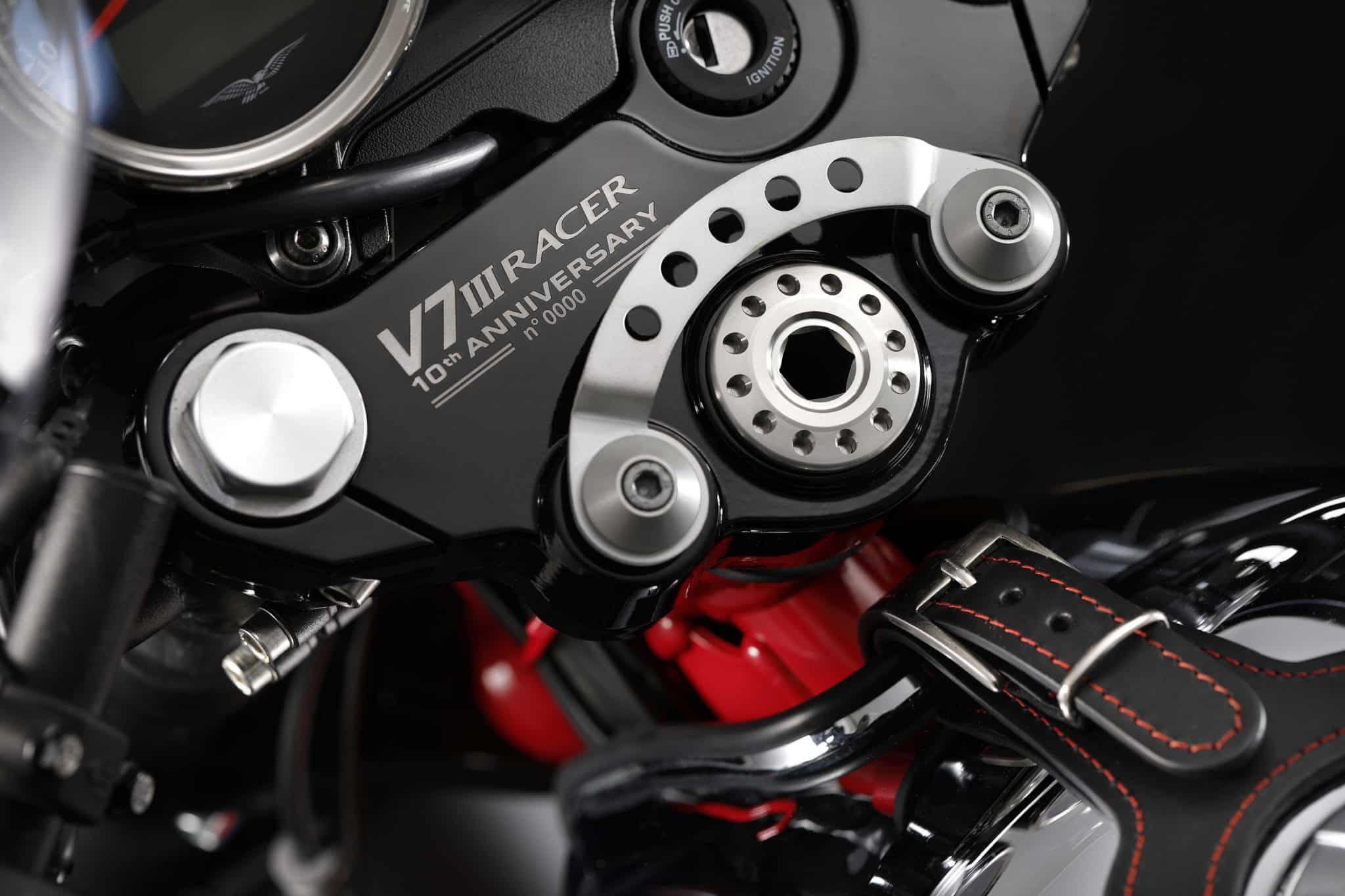 Moto Guzzi V7 III Racer 10th Anniversary 2020: Fabryczny cafe racer w nowym pięknym wydaniu