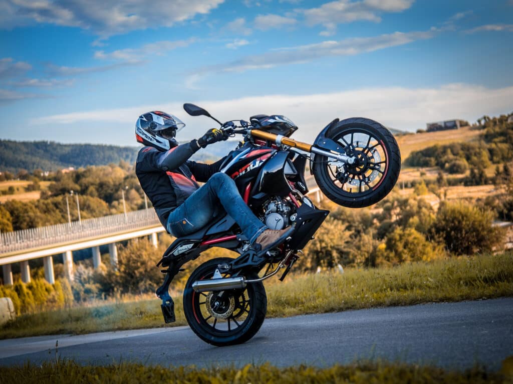 wheelie guma koło motocykl obwodnica stunt