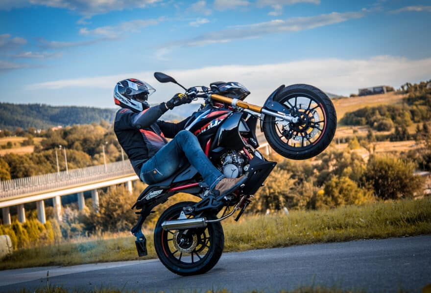 wheelie guma koło motocykl obwodnica stunt