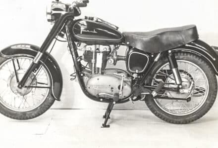 Junak M10