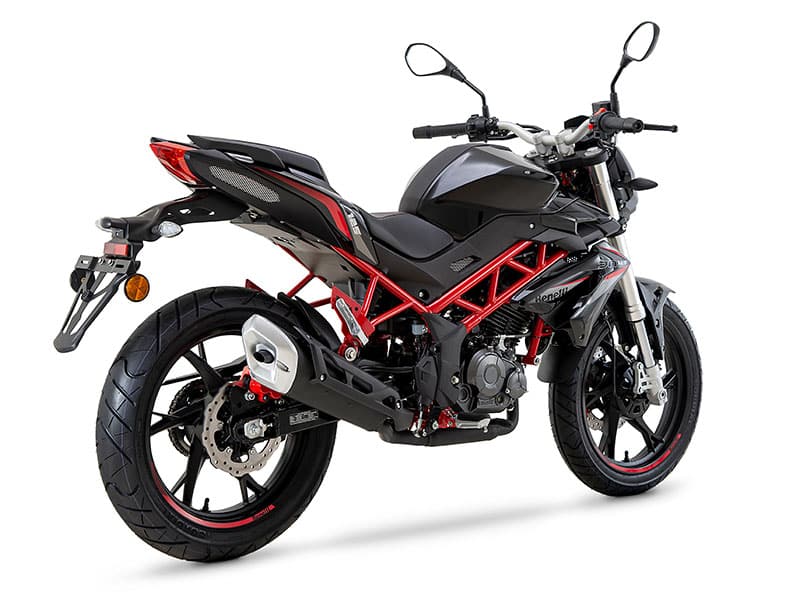 Benelli BN 125 dane techniczne, cena, zdjęcia i opinie