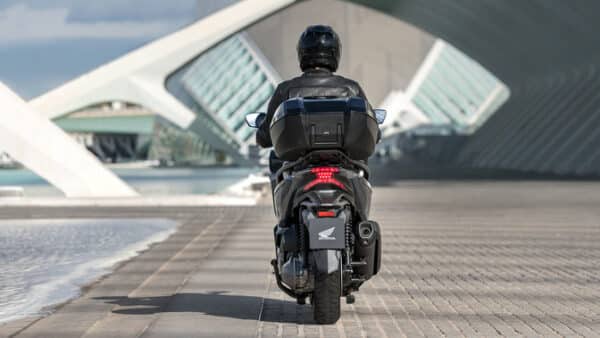 Honda Forza 300 - obrazek 2