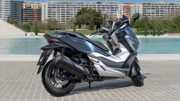 Honda Forza 300