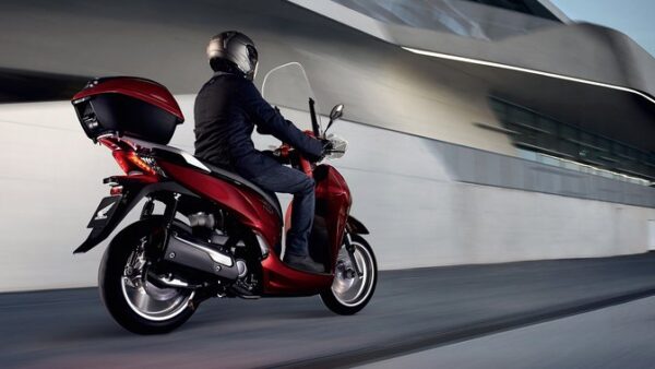 Honda SH 300i - obrazek 3