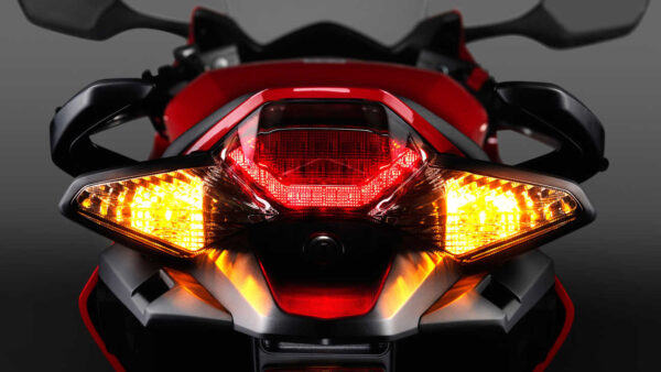 Honda VFR800F - obrazek 7