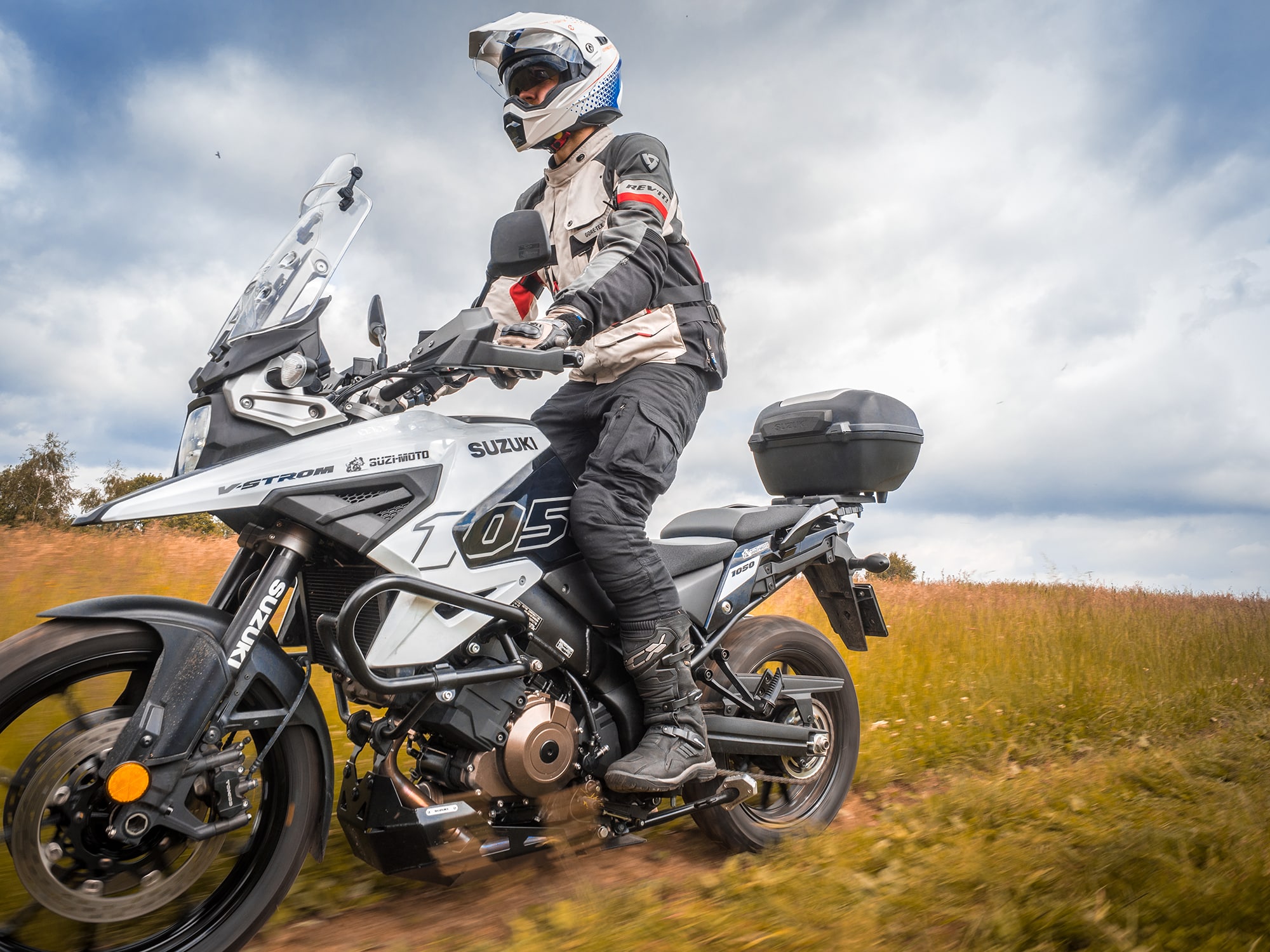 Suzuki V-Strom 1050 TCX Scorpion Revit