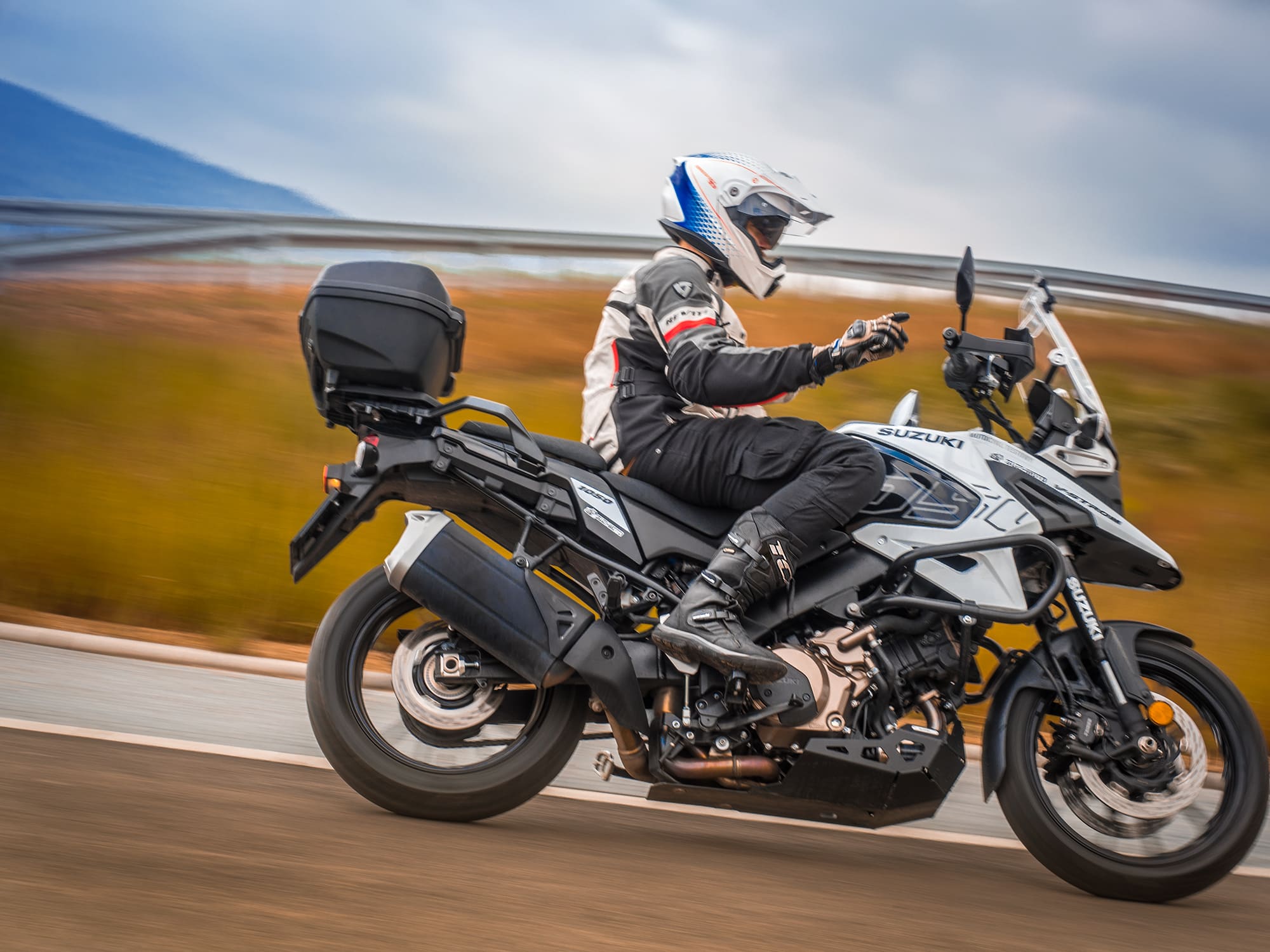 Suzuki V-Strom 1050 TCX Scorpion Revit