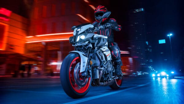 Yamaha MT-10 - obrazek 3