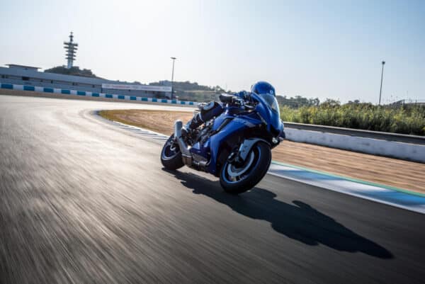 Yamaha YZF-R1 - obrazek 3