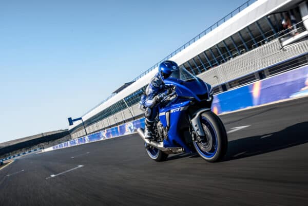 Yamaha YZF-R1 - obrazek 2