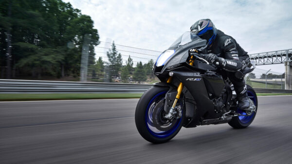 Yamaha YZF-R1M - obrazek 5