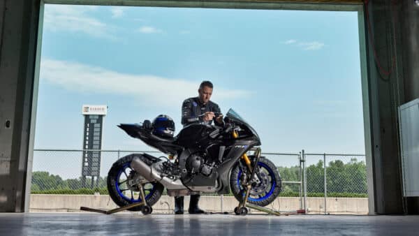 Yamaha YZF-R1M
