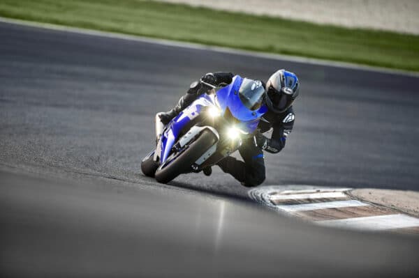 Yamaha YZF-R6 - obrazek 3