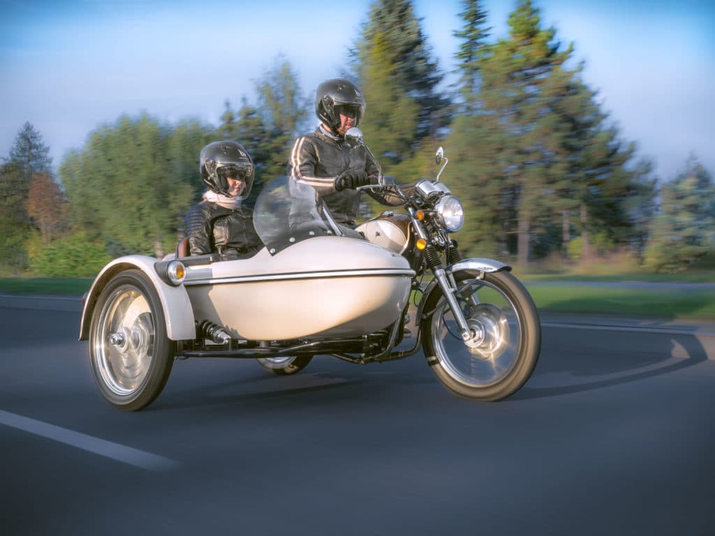 Motocykl z koszem. Ranking TOP5 najpopularniejszych motocykli z wózkiem