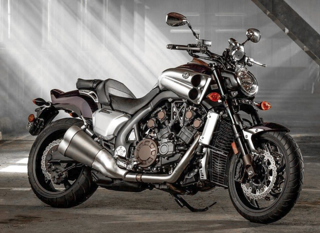 Yamaha-V-Max-1700