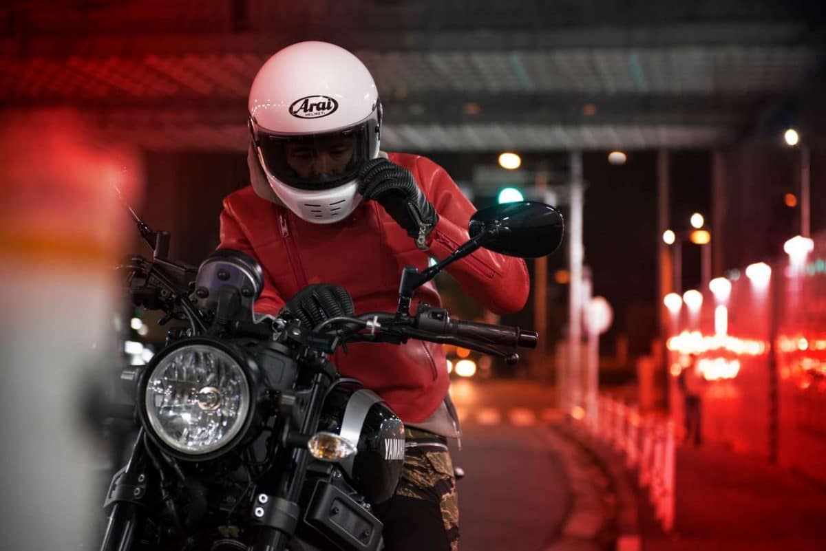 Wizjer paruje w kilka sekund. Motocykliści mają prosty sposób, ale łatwo go zniszczyć