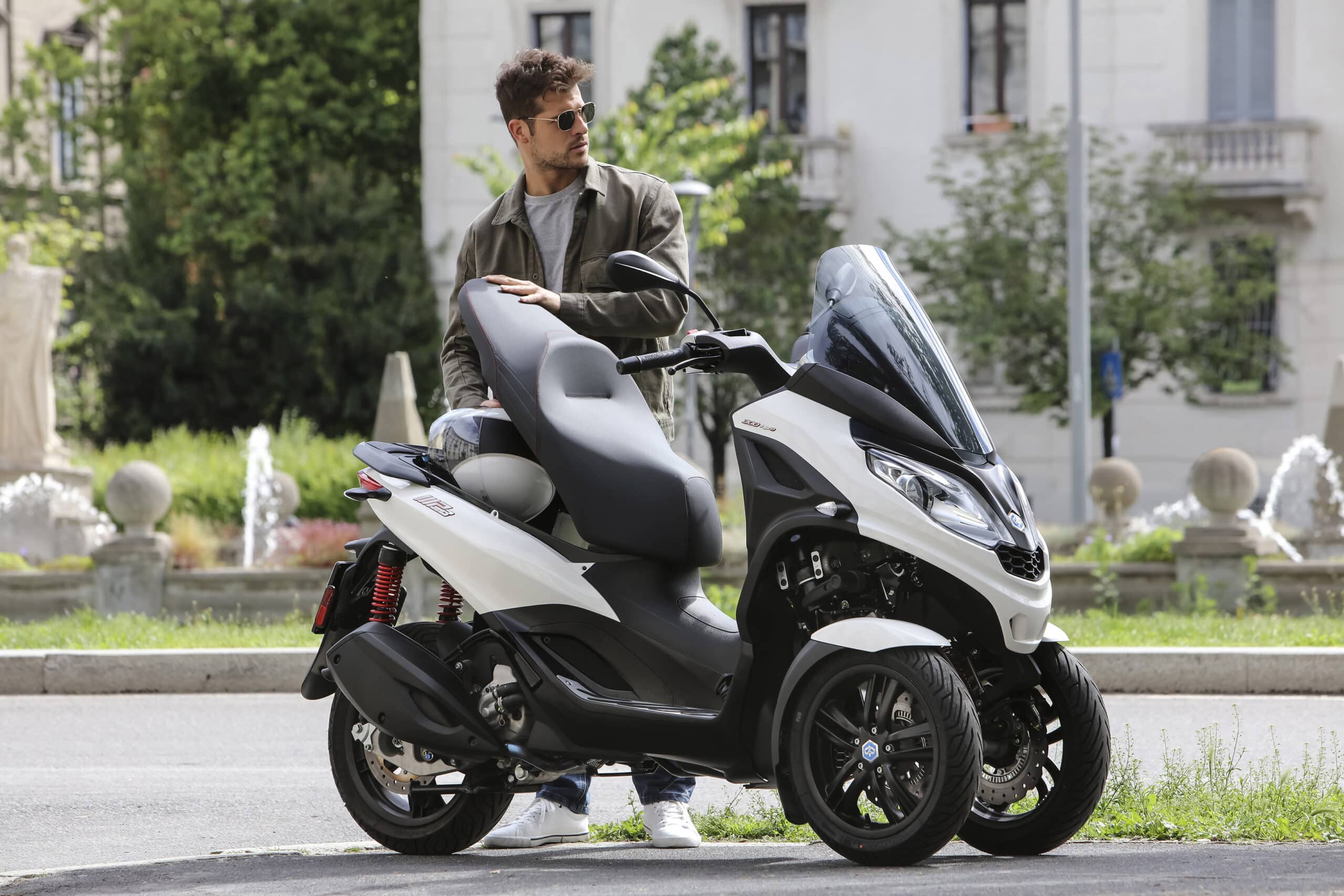 Piaggio MP3 300 i MP3 400 teraz taniej nawet o 4000 zł