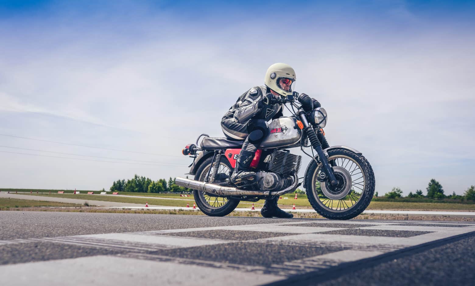 MZ ETZ 250 na torze. Wyzwanie Motul. Klasyczne motocykle
