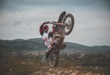 jazda na jednym kole (wheelie)