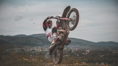 jazda na jednym kole (wheelie)