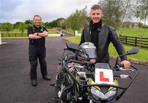 Mistrz Świata WSBK zdał na motocyklowe prawo jazdy!
