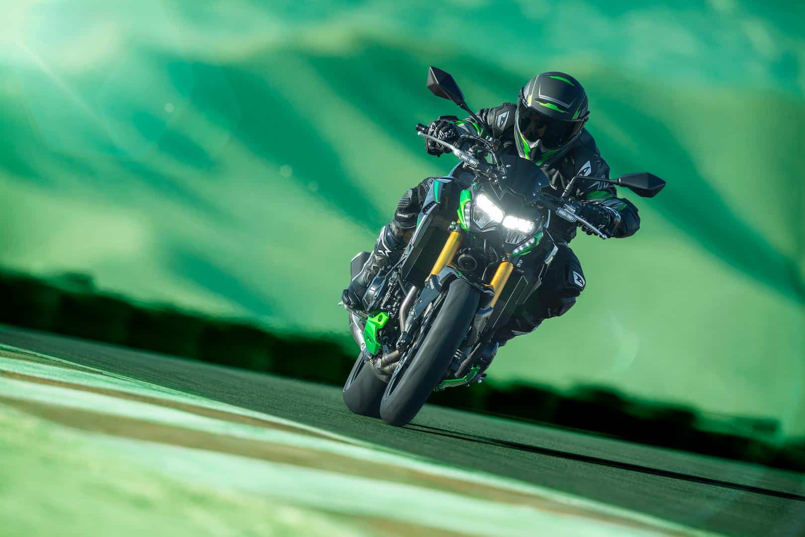 Kawasaki Z900 SE 2022: zielony supernaked na wypasie!