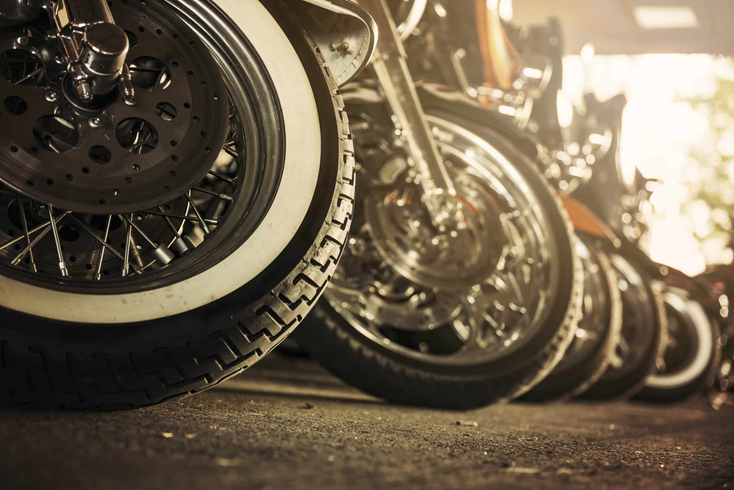 Znikające motocykle: Z parkingu depozytowego policji zniknęły dwa motocykle. Jak to możliwe?