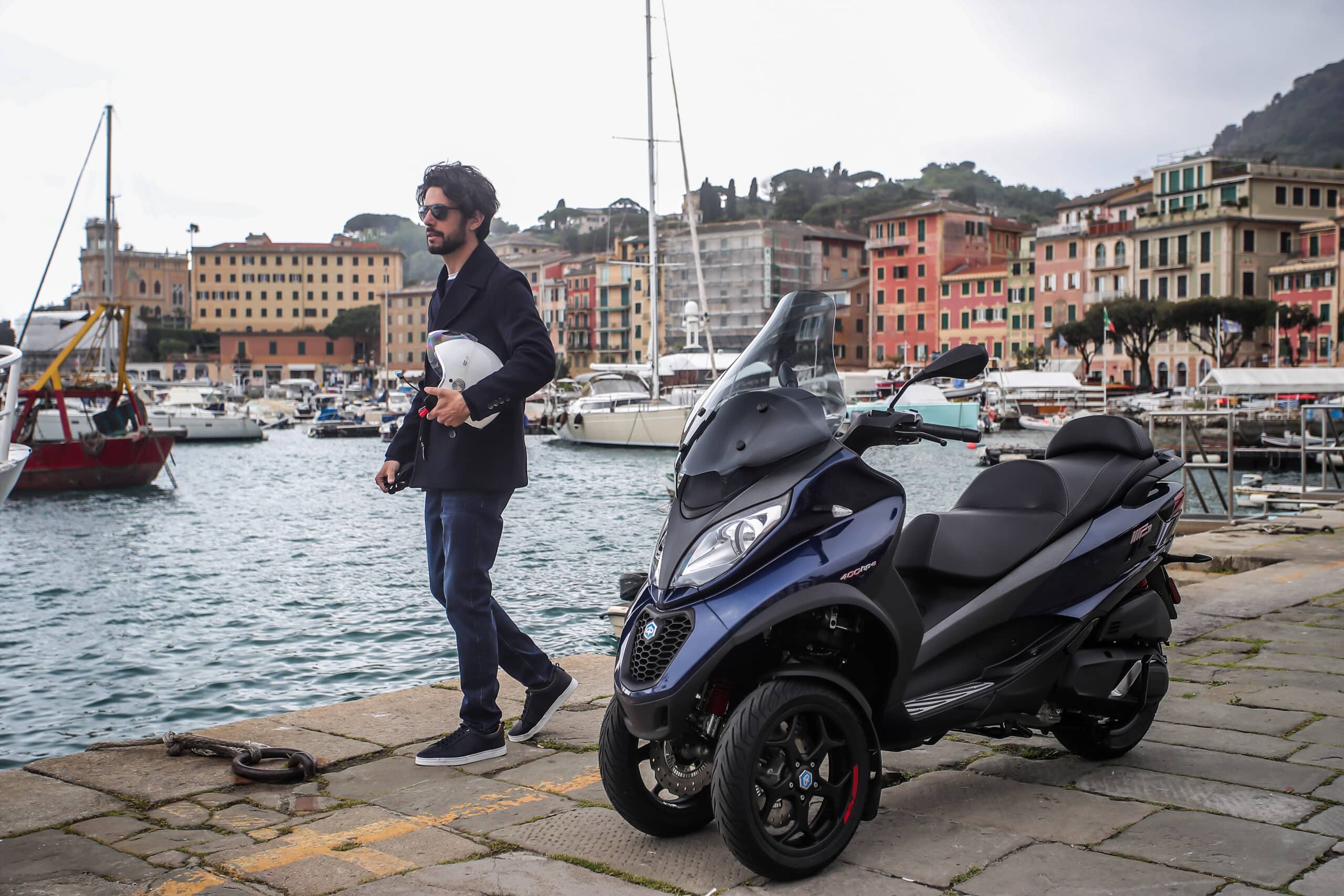 Piaggio MP3: jeden maxiskuter, podwójne korzyści