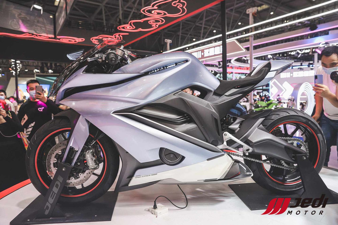Jedi Vision K750: chiński motocykl, który designem kładzie na łopatki