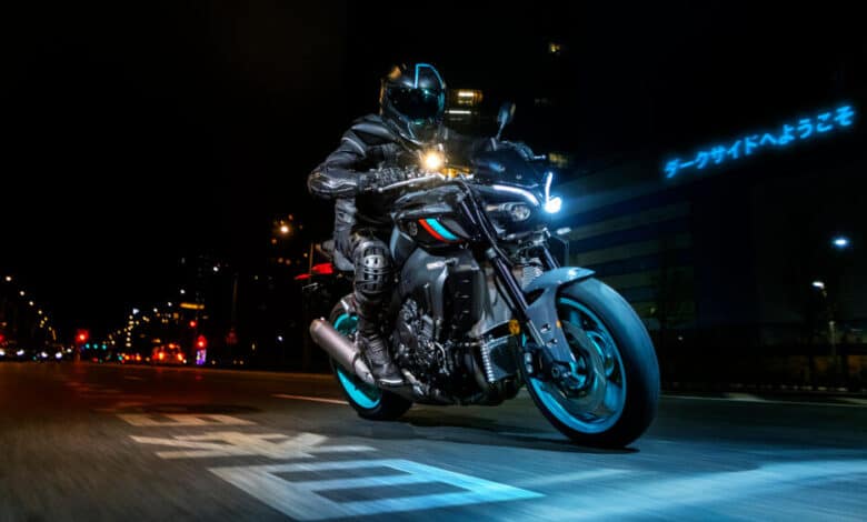 Nowa Yamaha MT-10 2022: Nadjeżdża jeszcze bardziej mocna strona mocy! [zdjęcia, dane techniczne]