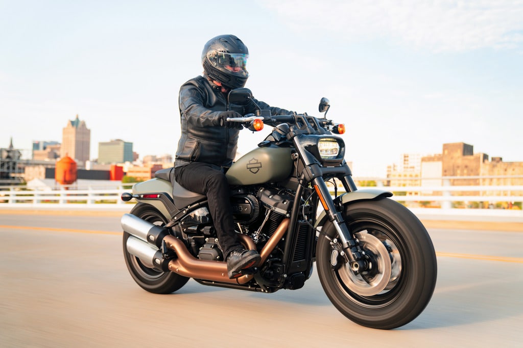 Harley Davidson Fat Bob 114 2021: 100% motocykla i zero kompromisu. [zdjęcia, cena, opis, dane techniczne]