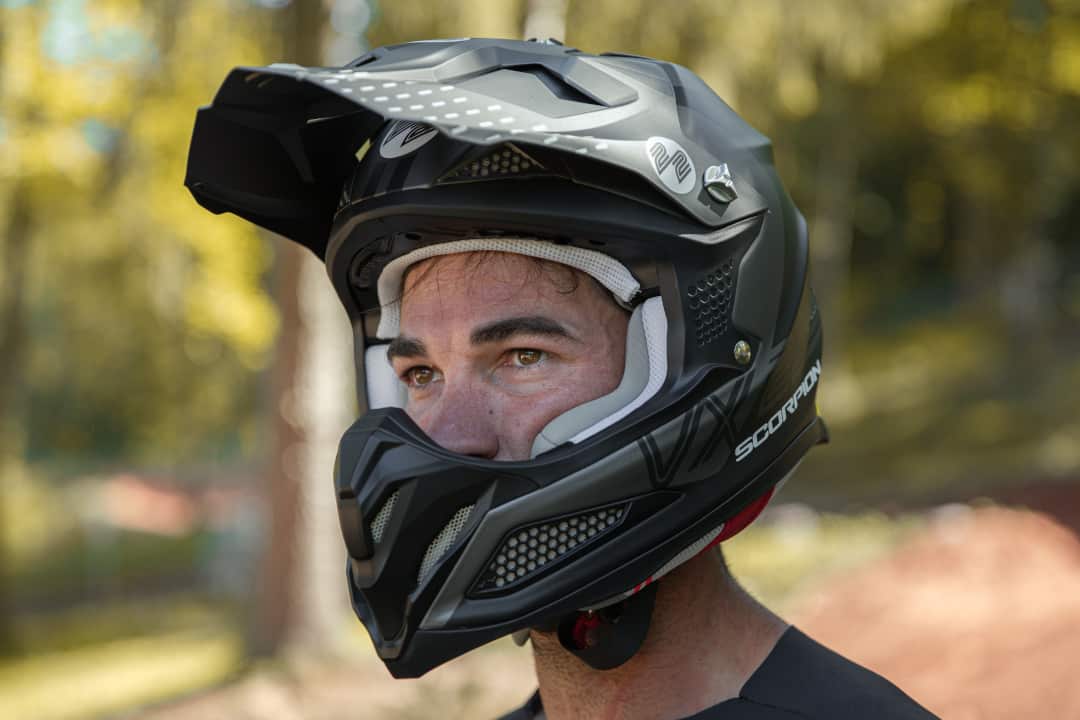 Scorpion EXO VX-22 AIR 2022: nowy flagowy kask motocyklowy enduro