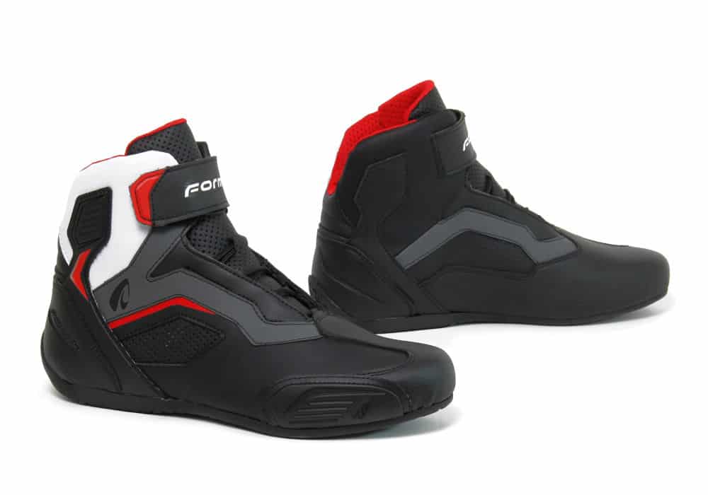 Forma Stinger 2022: takie powinny być miejskie buty na motocykl