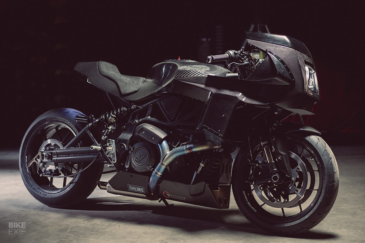 Indian FTR Black Swan: czarny łabędź w motocyklowym wydaniu