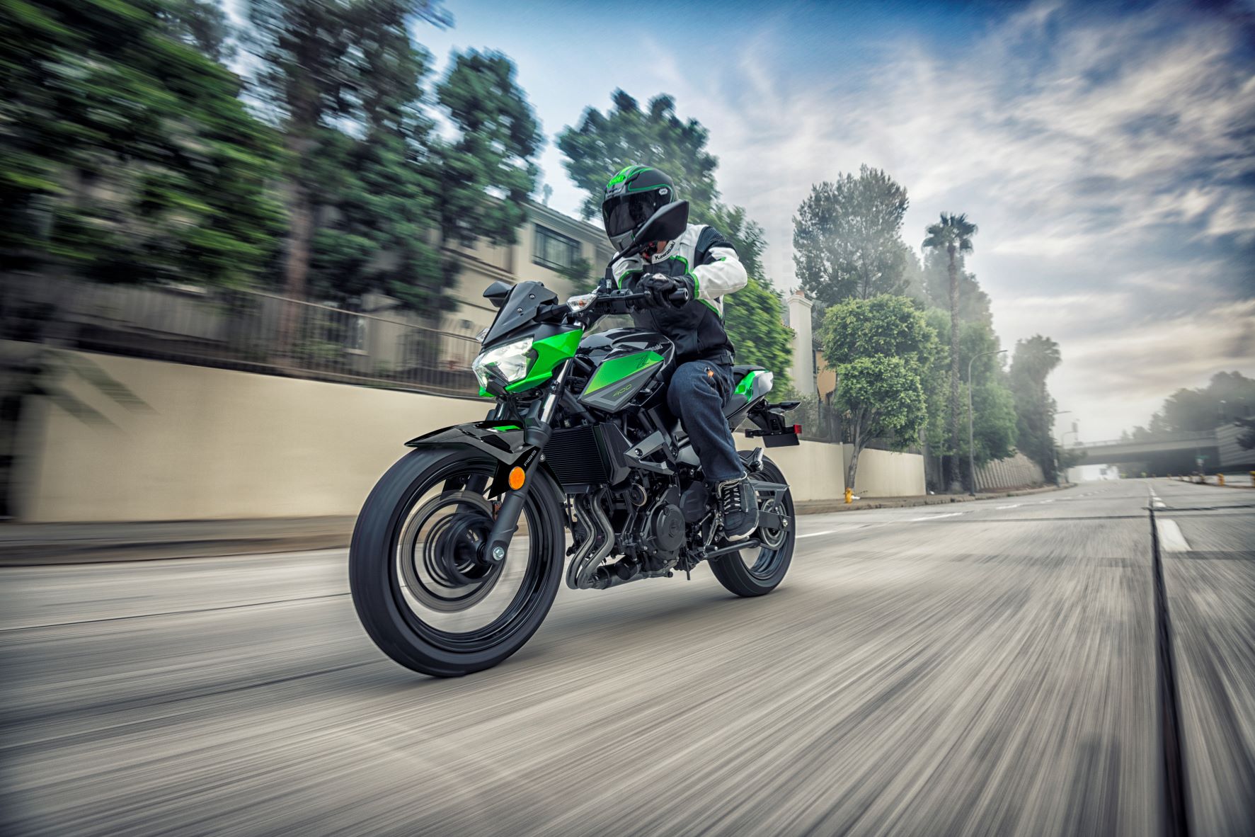 Kawasaki Z 400 oraz Ninja 400 powracają. To bardzo dobra wiadomość – znamy dane techniczne