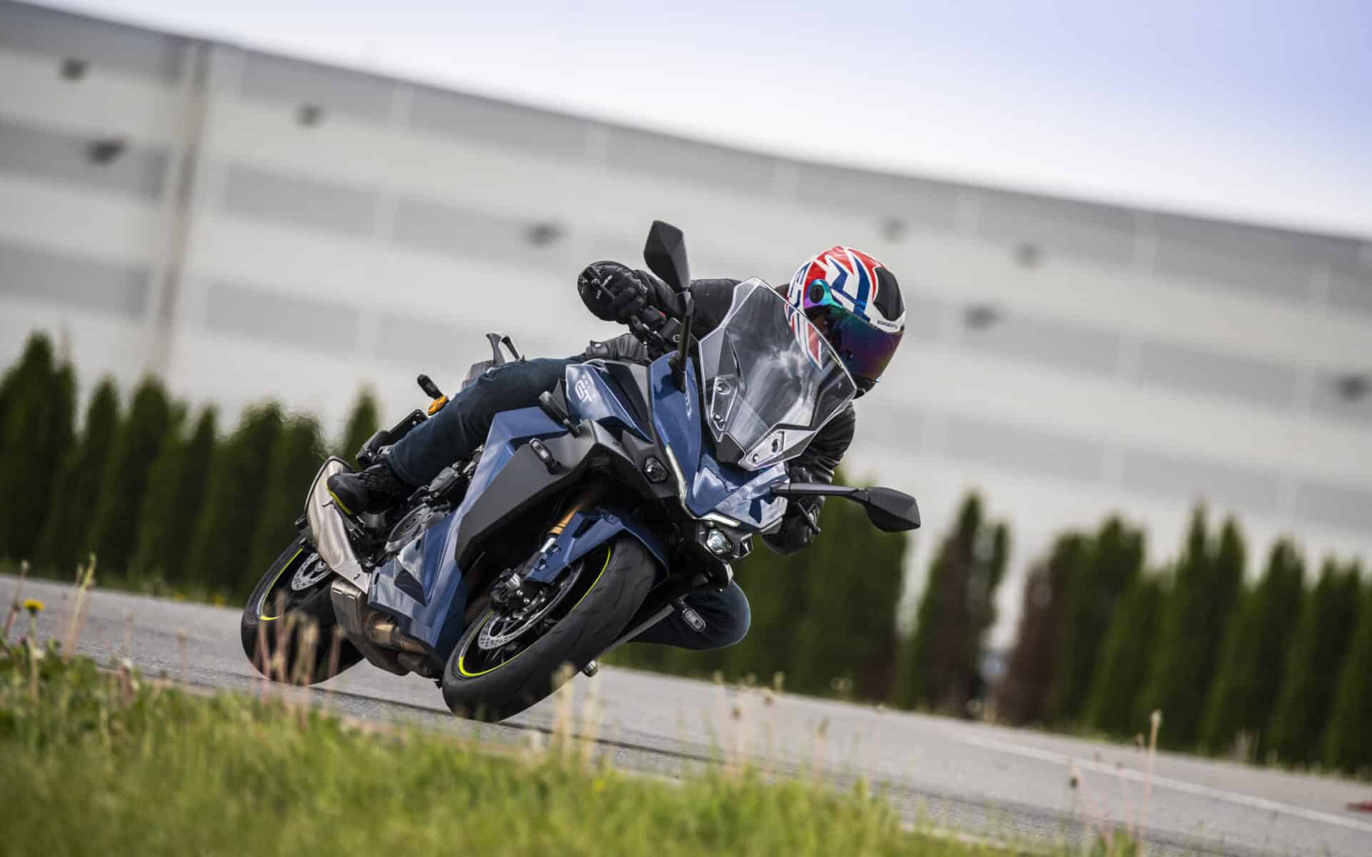 Suzuki GSX-S1000GT - foto: Tomazi.pl