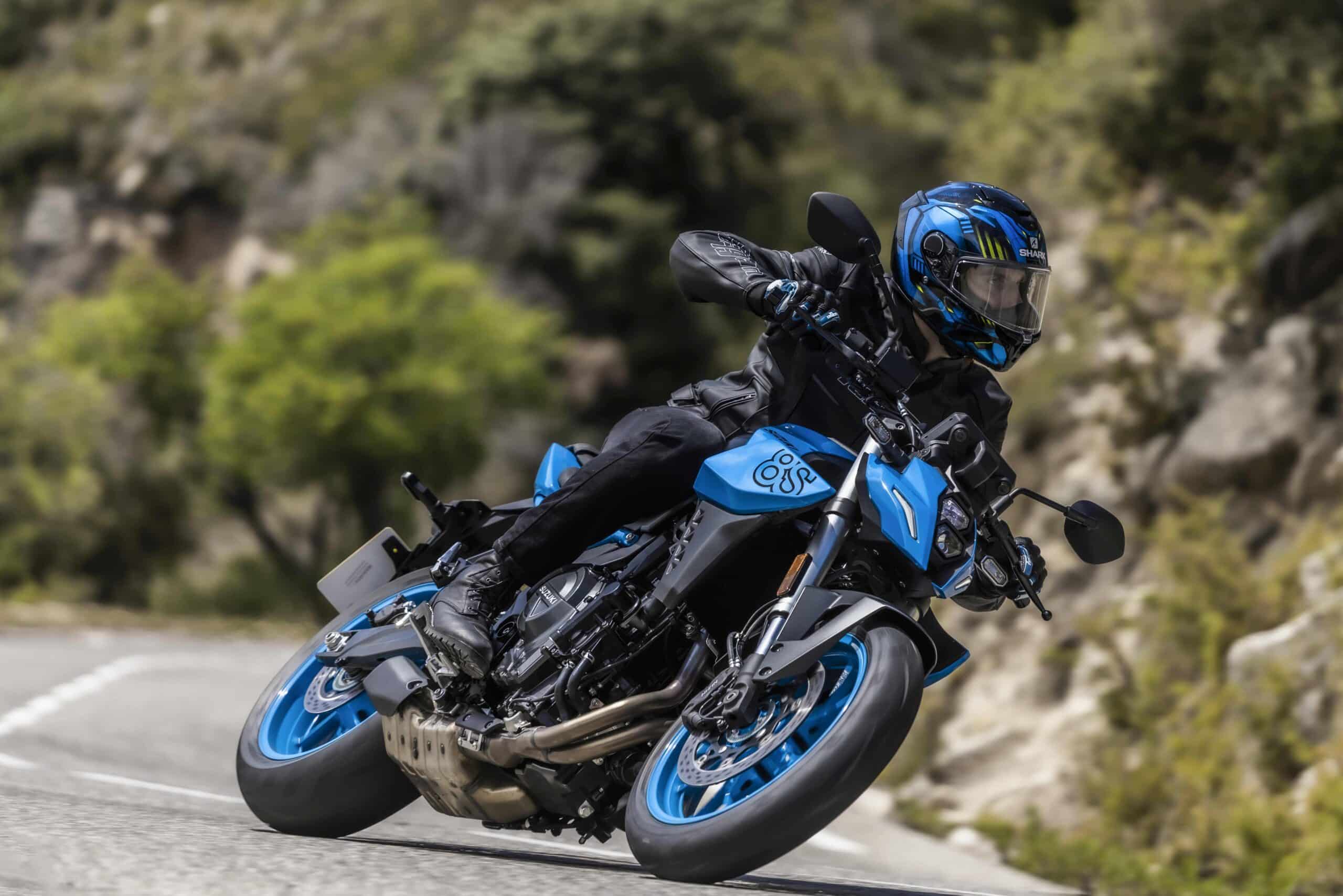 Suzuki GSX-8S 2023: motocyklowe gołe średniaki, miejcie się na baczności.