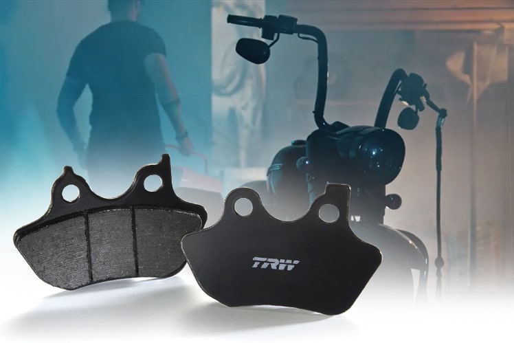 Nowe klocki hamulcowe TRW PC łączą wydajność z komfortem. Idealne klocki hamulcowe do każdego typu motocykla szosowego