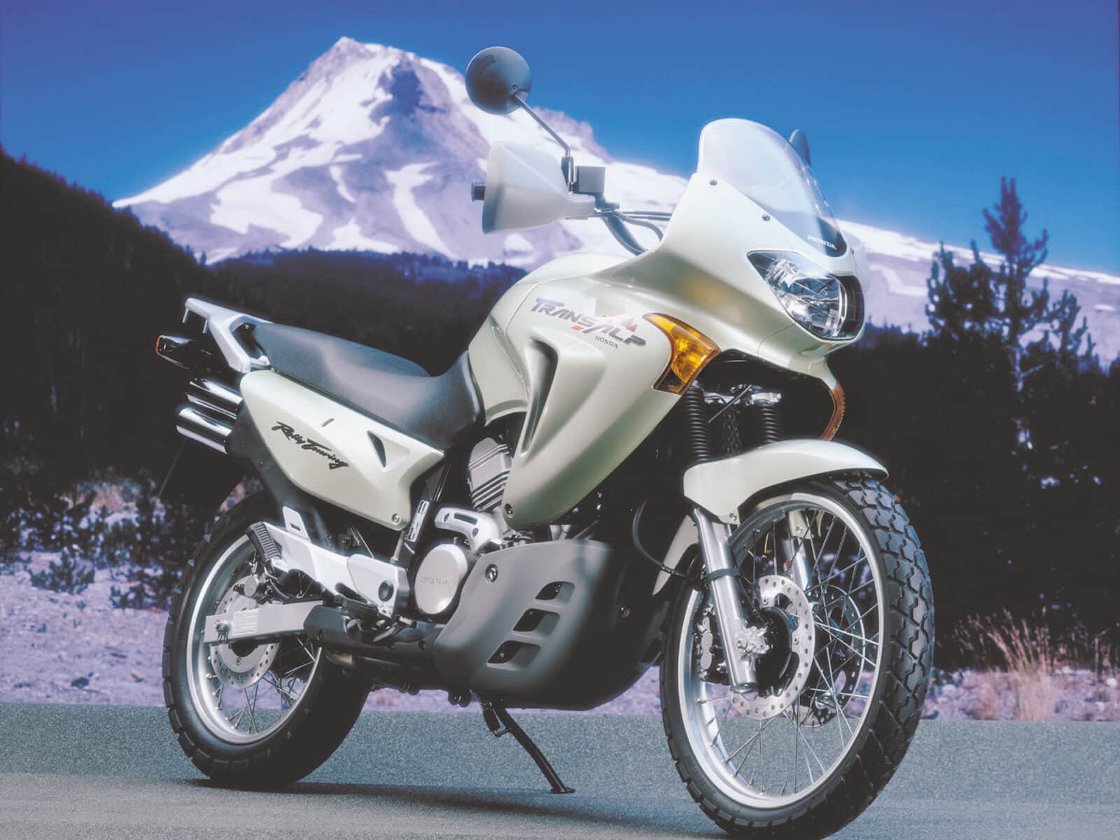Stara i poczciwa Honda Transalp – takich nam brakuje (Honda XLV 600/650/700: opina, ceny, wady i zalety)