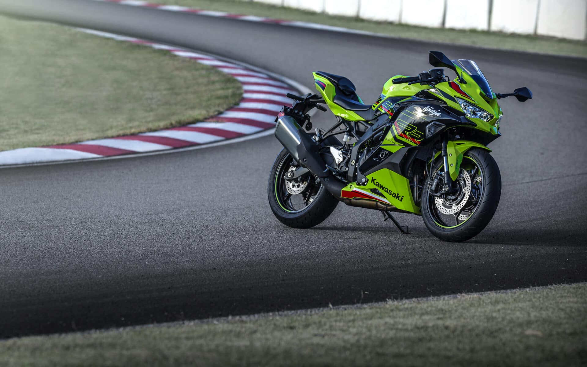 Kawasaki ZX-4R 2023: Wściekły zielony pocisk powraca. Ile będzie