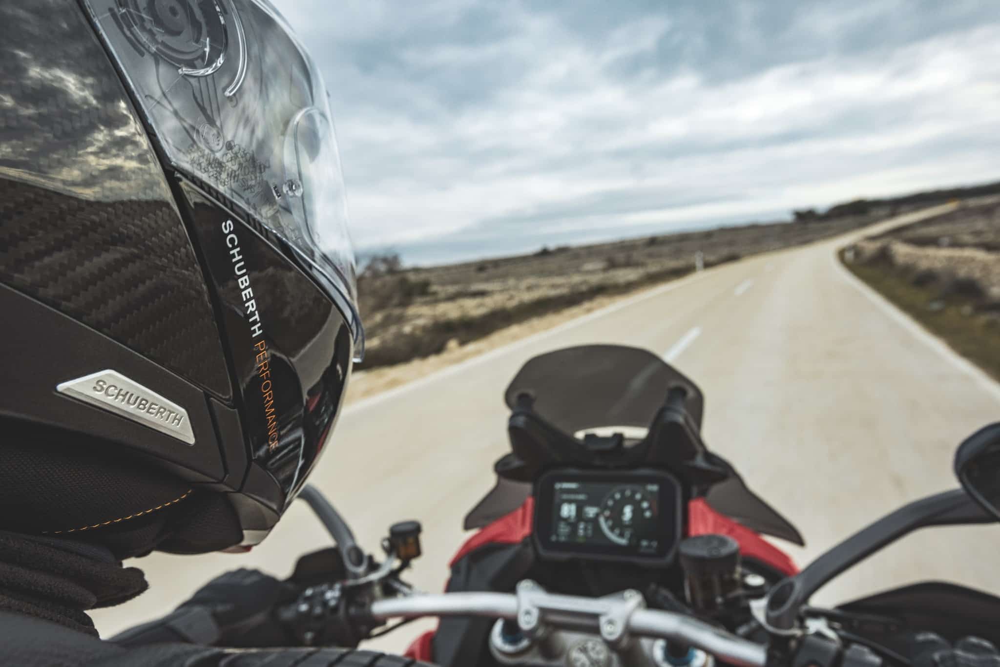 Schuberth Performance C5 Carbon: miałem na głowie spojler od Lamborghini?