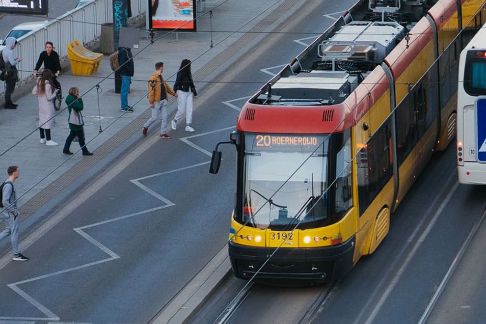 P-17, czyli przedziwny zygzak na drodze. Czy można po nim przejechać?