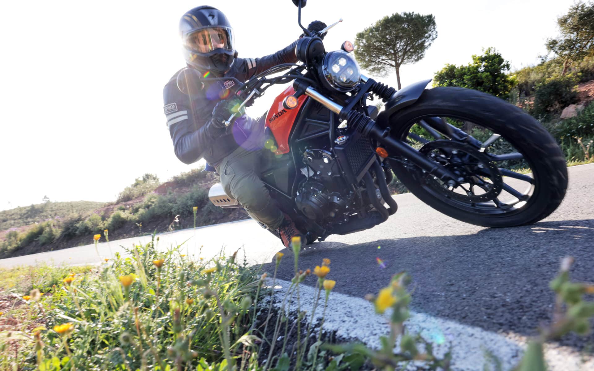 Honda CL 500 2023: japoński scrambler (z choppera) powraca [cena, dane techniczne, zdjęcia, wideo]