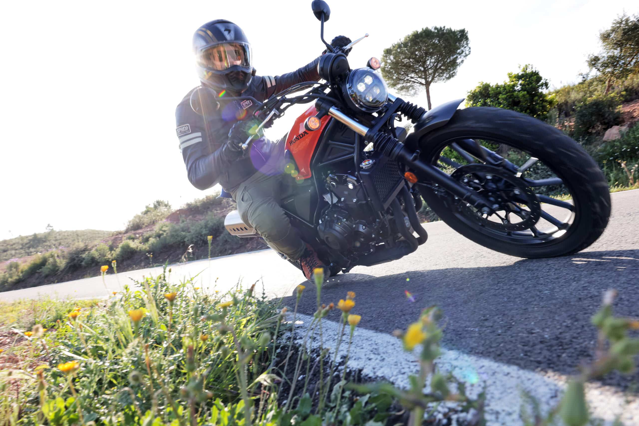 Honda CL 500 2023: japoński scrambler (z choppera) powraca [cena, dane techniczne, zdjęcia, wideo]